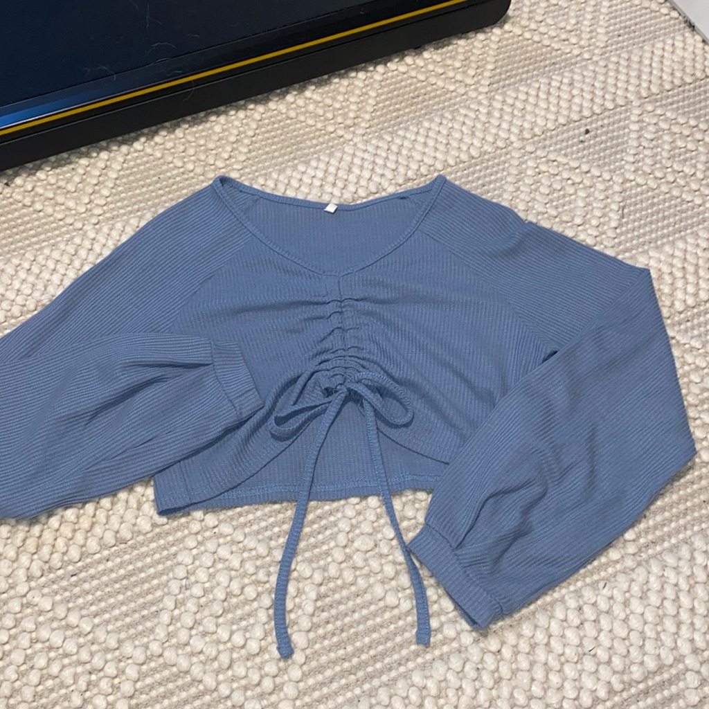 Adjustable Front Scrunch Long Sleeve Crop Top